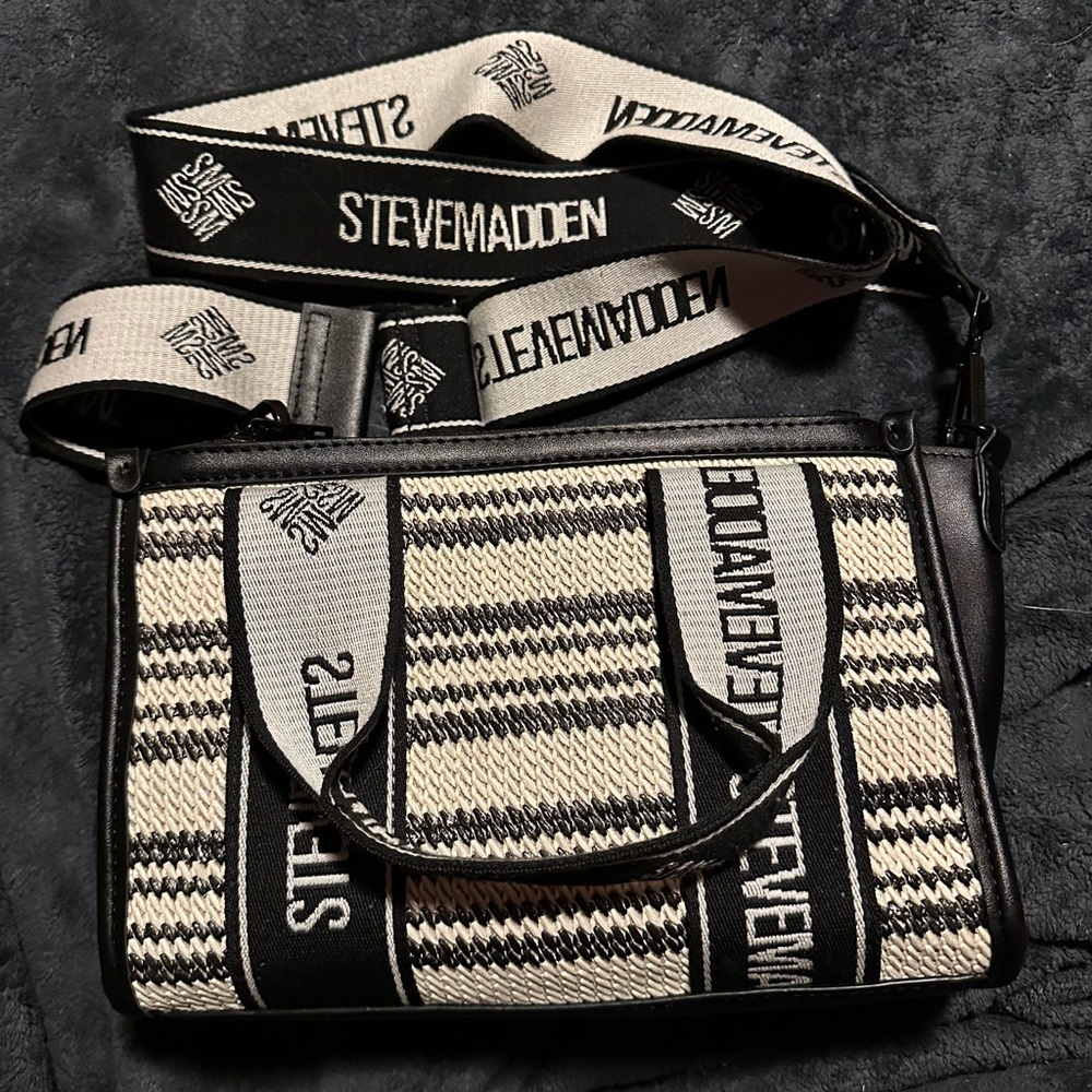 Steve Madden Black and White Messenger Bag with Geometric Design